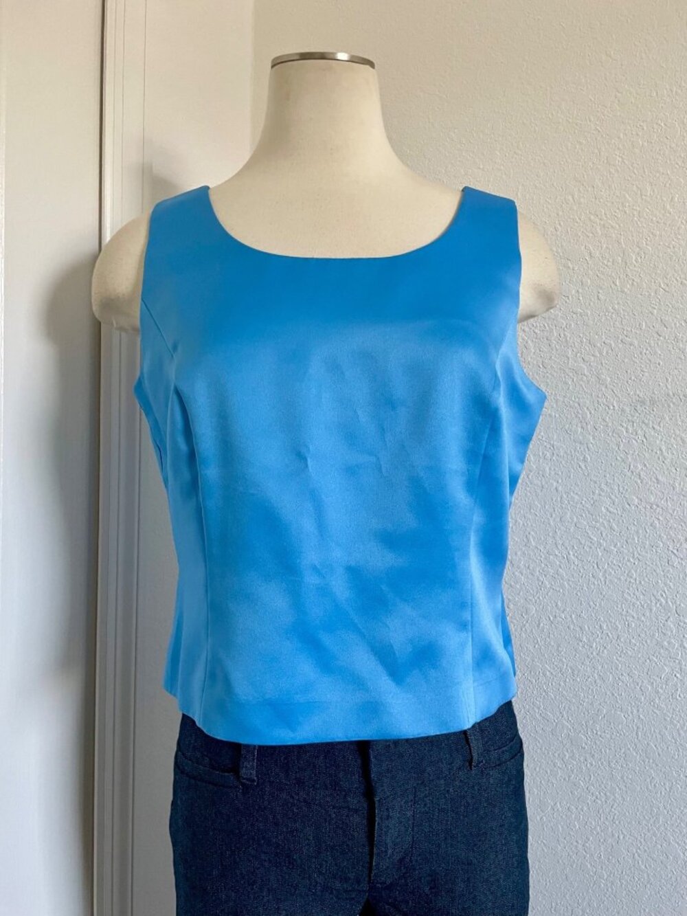 Vibrant Vintage 1990s Blue Satin Sleeveless Scoop Neck Top Women’s Size 12P